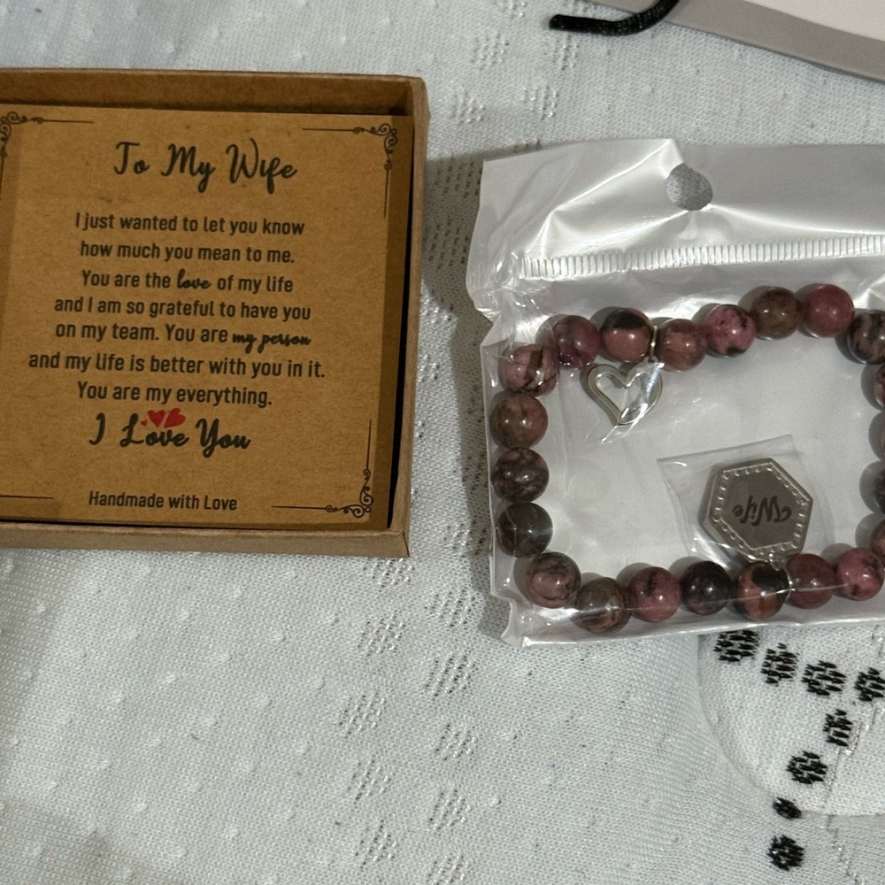 Handmade Women's Beaded Bracelet with Heart Charm & Wife charm! New in package